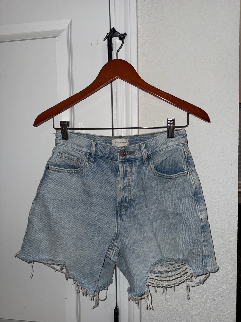 PacSun Light Wash Distressed High-Rise Denim Shorts - Light Blue